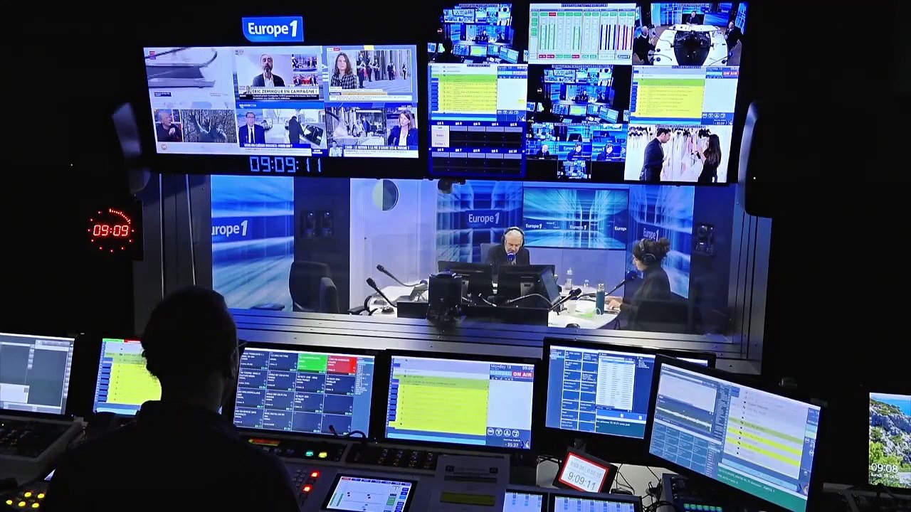 Des embauches européennes chez Facebook, une émission Miss Europe, LinkedIn quitte la Chine et le "scroll infini" sur mobile