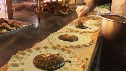 وجبة الفقراء.. المنقوشة اللبنانية أصبحت صعبة المنال