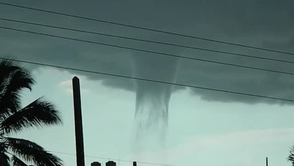 Espectacular tromba marina en Cuba