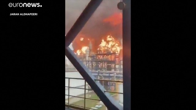 فيديو | حريق في أكبر مصفاة نفط كويتية يوقع إصابات