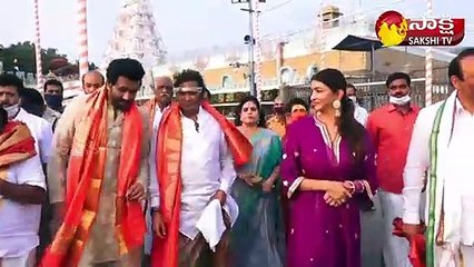 మోహన్ బాబు ముందే విష్ణుని కొట్టిన మంచు లక్ష్మి