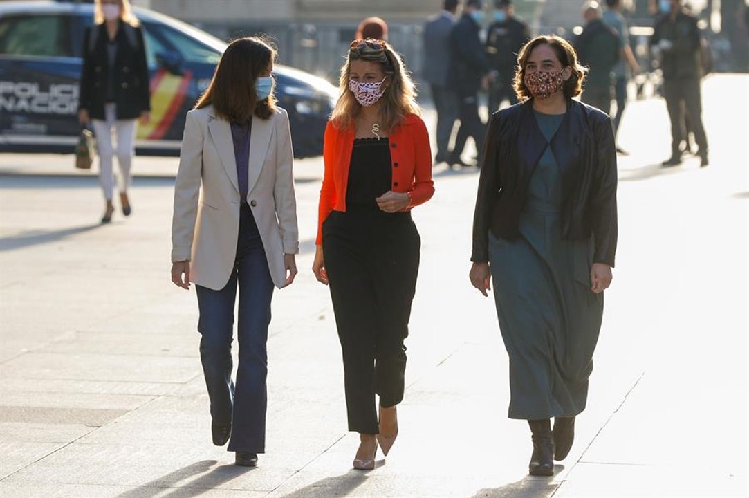 Yolanda Díaz, Ione Belarra y Ada Colau, juntas, en un acto sobre la Ley de Vivienda en el Congreso: "Ha sido la negociación más difícil de cerrar"