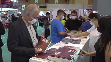 Descargar video: Denizli kitaba doydu: Büyükşehir Kitap Fuarı'na rekor katılım