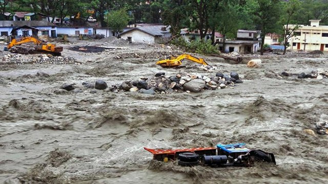 Weather wrecks havoc in North India, Char Dham yatra stopped