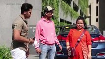 सड़क पर पति हर्ष के साथ करणवीर बोहरा की टांग खींचते हुए मजेदार भारती सिंह