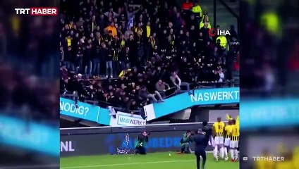 Hollanda'da galibiyet kutlamasında tribün çöktü