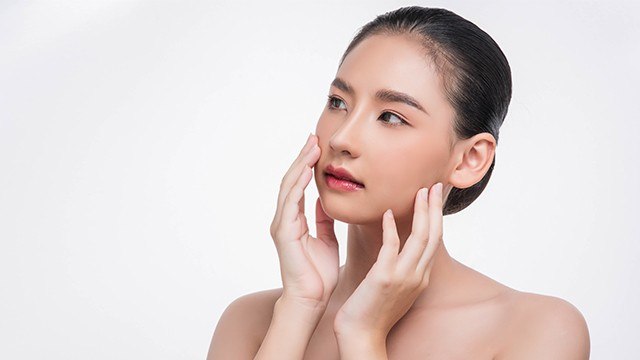 Kulit Wajahmu Berminyak? Atasi dengan 5 Bahan Ini