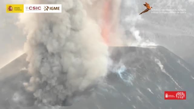 Noche intensa en el volcán de La Palma