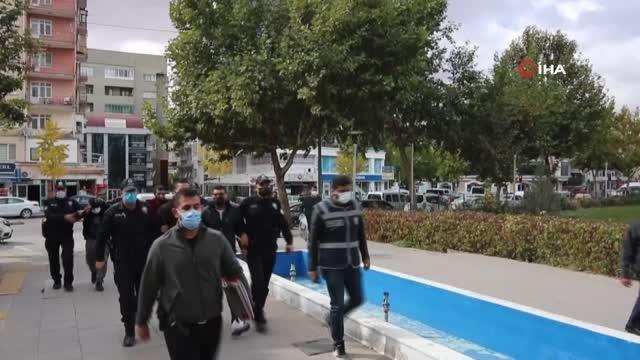 Hırsızlık şüphelisinden gazetecilere tepki: Biz teröristiz çek çek, neyi çekiyorsunuz?