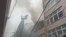 Son Dakika | Gaziosmanpaşa'da binanın çatı katında çıkan yangın söndürüldü