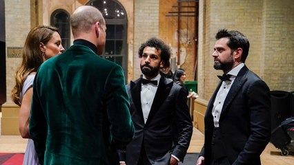 «حذّر من خطر يهدد العالم».. صلاح في ضيافة الأمير وليام وزوجته