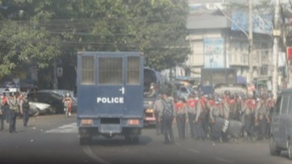 La junta birmana libera a miles de presos mientras crece su aislamiento