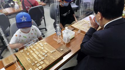 Les Japonais sous le charme du shogi, une variante des échecs