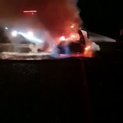 Família foge e se salva de incêndio em veículo em rodovia em Araguari