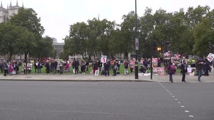 Hayvan hakları savunucularından gösteri