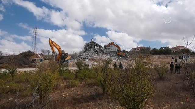 İsrail askerleri Batı Şeria'da Filistinlilere ait iki evi yıktı