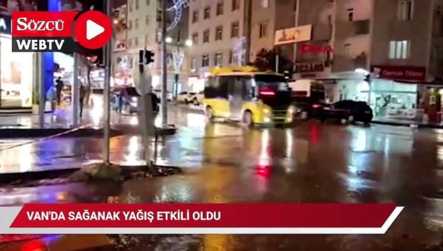 Van'da sağanak yağış etkili oldu
