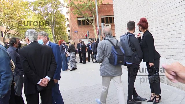 Familiares y amigos de Begoña Sierra, fundadora del Bingo Las Vegas, acuden a la su misa funeral