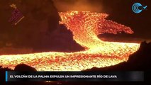 El volcán de La Palma expulsa un impresionante río de lava
