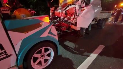 '쿵!' 추돌사고 잇따라...약품 창고 불 밤새 진화 / YTN