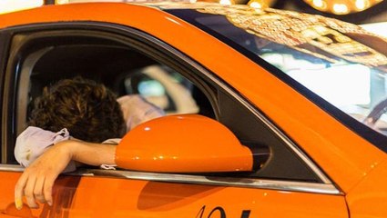 Zihinsel engelli kızı aracına bindirip, evinde istismar etti! Taksiciyi güvenlik kameraları yakalattı