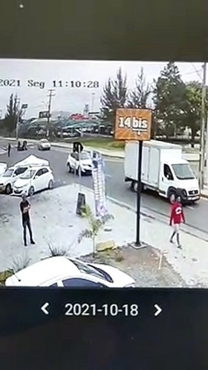 Motorista escapa de assalto em Navegantes ao perceber bandidos e acelerar o carro