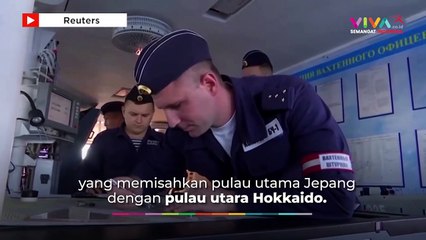 Download Video: Kompak! Kapal Perang Rusia China Lewati Selat di Jepang