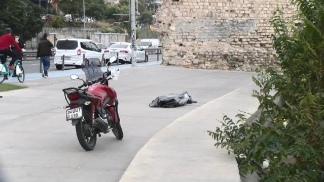 Sahilde yürüyen vatandaşlar cansız beden buldu