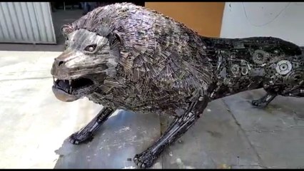 ARTESÃO CRIA ESCULTURAS COM SUCATA ALTOMOTIVA NO CEARÁ