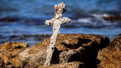 L'épée d'un chevalier datant des croisades retrouvée par un plongeur en Israël
