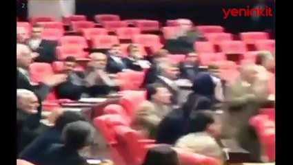 Bülent Arınç hayrete düşürdü! Başörtülü Merve Kavakcı'yı Meclis'ten kovan Ecevit nasıl 'dine saygılı' oluyor?