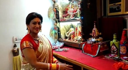 ইন্দ্রাণী হালদারের বাড়ির লক্ষ্মীপুজো, দেখুন  ভিডিও | Oneindia Bengali