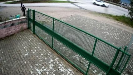 Düzce Belediyesi ücretli bisiklete tekmeyle zarar veren kişinin görüntüsünü paylaştı