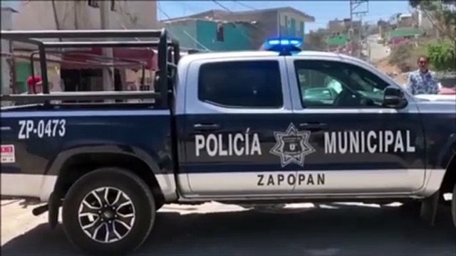 Arrestan a sujeto con decenas de pasaportes, credenciales y tarjetas bancarias en El Batán