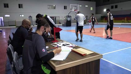 أميرة إسماعيل.. أول حكمة دولية لكرة سلة في قطاع غزة