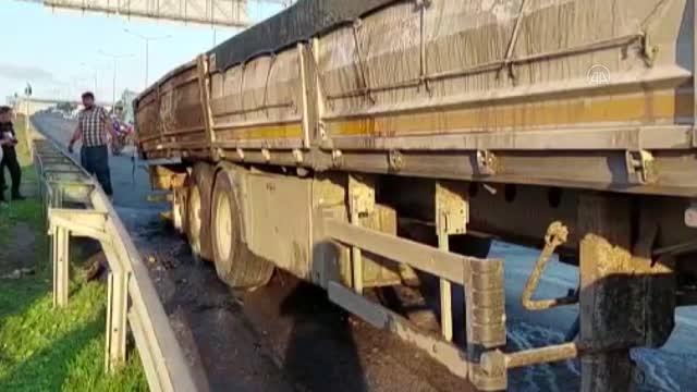 Son dakika haberleri | Seyir halindeyken yangın çıkan tırda hasar oluştu