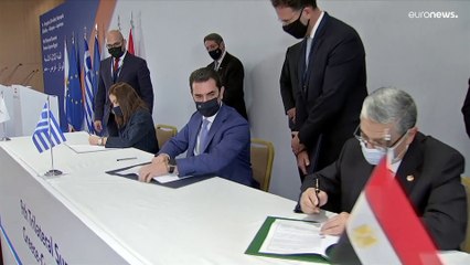 مصر واليونان وقبرص توقع في أثينا اتفاقاً لنقل الكهرباء