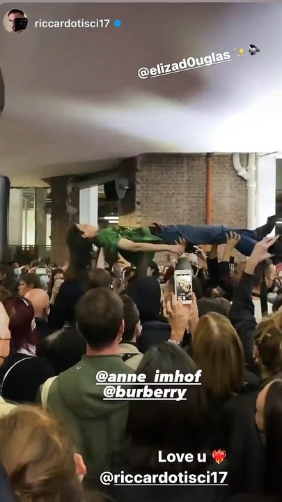 Anne Imhof partage des vidéos de son exposition "Natures Mortes", au Palais de Tokyo.