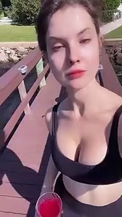 Amanda Cerny _ Hollywood Actress _ Celebrities _ Entertainment #shorts #amandacerny #morningwalk (1)