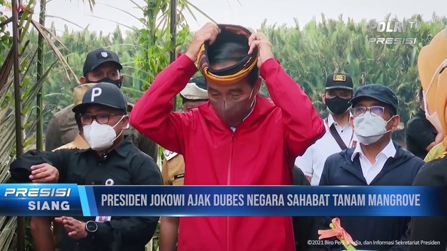 Presiden Jokowi Tanam Mangrove Bersama Para Dubes Negara Sahabat