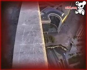 Base Jump de l'arche de la Défense...