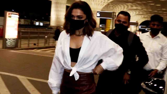 Deepika Padukone ऐसे हुई एयरपोर्ट पर स्पॉट; Video देखिए | FilmiBeat