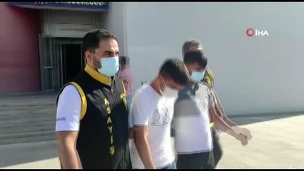 "Seni meşhur edeceğiz" diyerek dönercinin cep telefonunu çaldılar