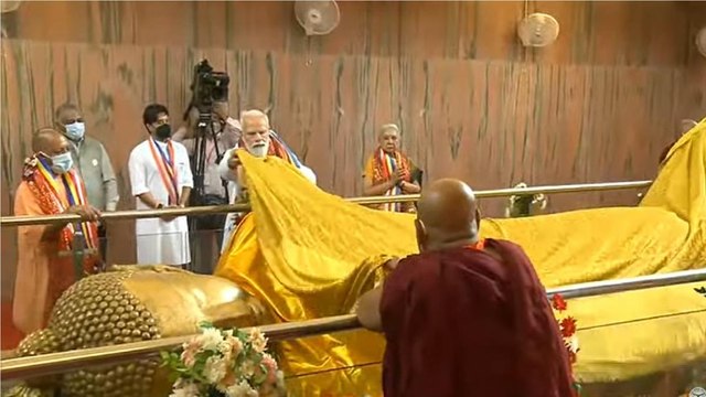PM offers prayers at Mahaparinirvana temple in Kushinagar