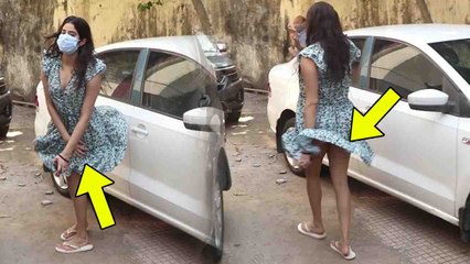 Jahnvi Kapoor Gym के बाहर हुईं Spott, Oops Moment का शिकार होते होते बचीं |FilmiBeat