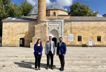 Büyük Türk düşünürü Yunus Emre'yi kliple andılar