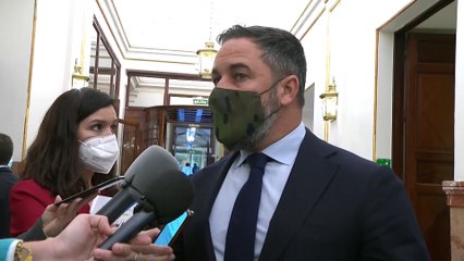 Abascal acusa a Sánchez de pactar con Otegi "los presupuestos de ETA"