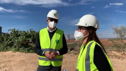 La subida del coste de la electricidad podría forzar a la mayor cementera española a paralizarse