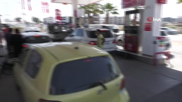 KKTC'de zam isteyen akaryakıt sağlayan 2 firma yakıt akışını kestiBenzin istasyonlarında uzun kuyruklar oluştu