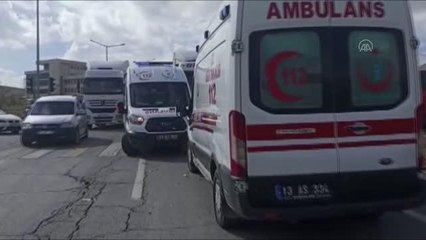 BİTLİS -Tatvan'da tır ile kamyonetin çarpışması sonucu bir kişi yaralandı